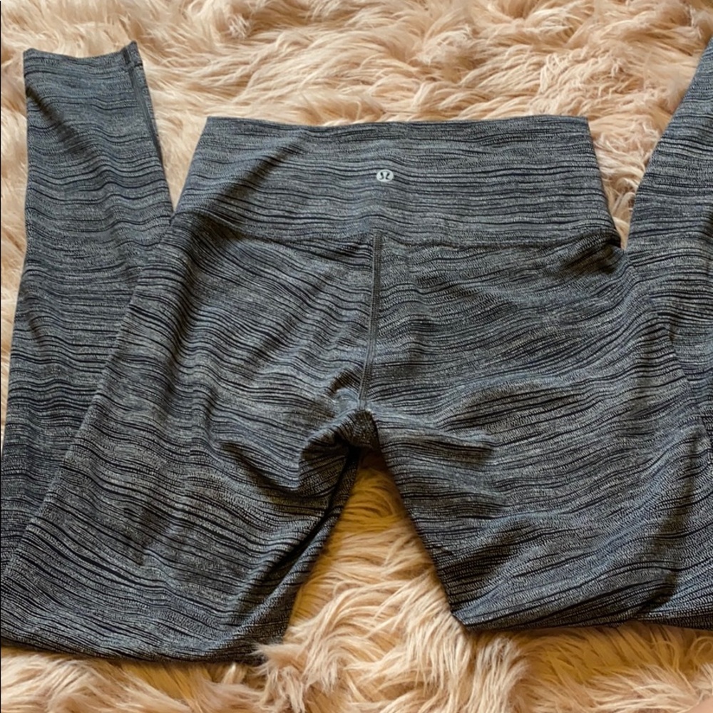 Lululemon leggings size 6